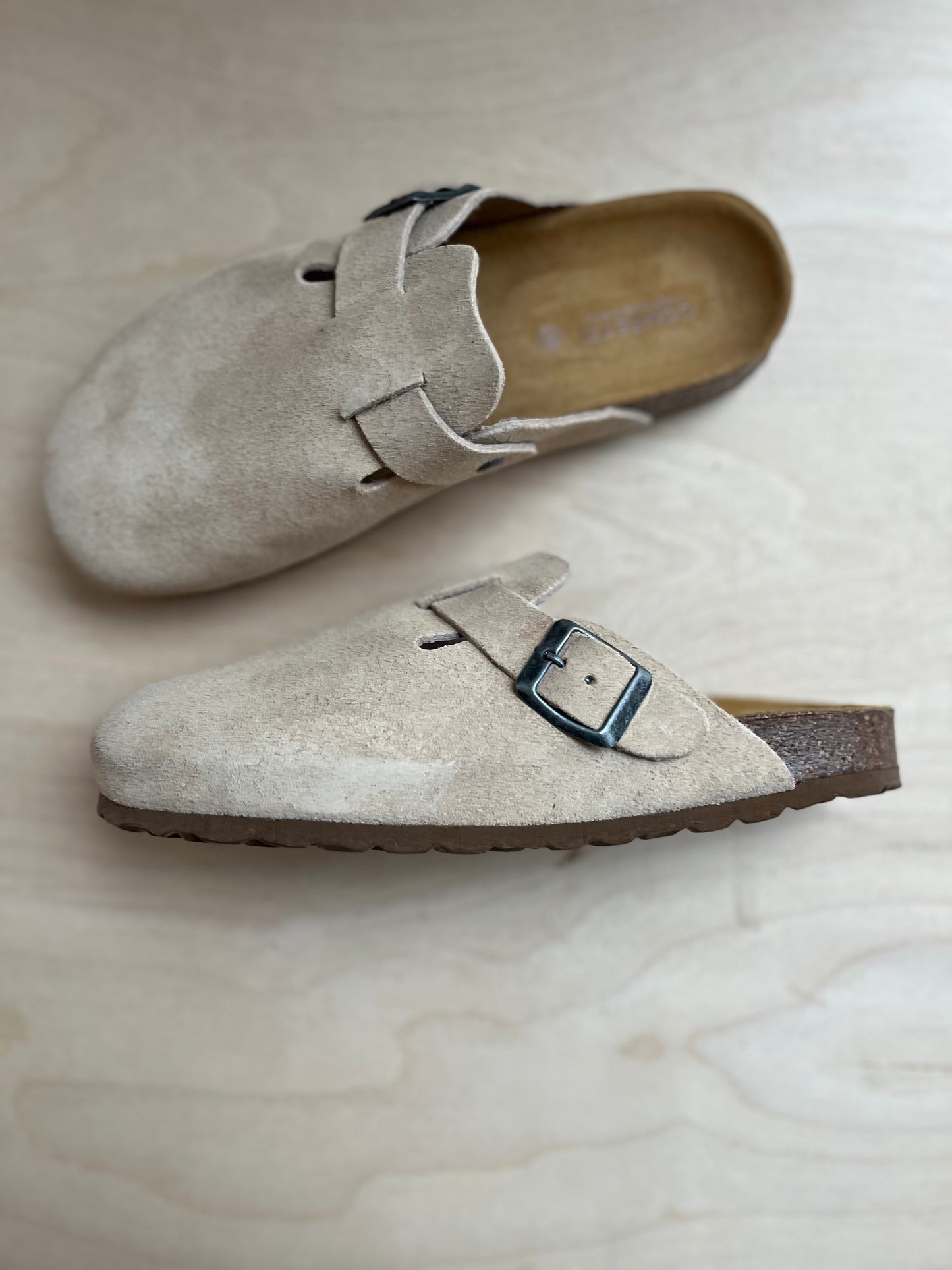 clogs - suede beige