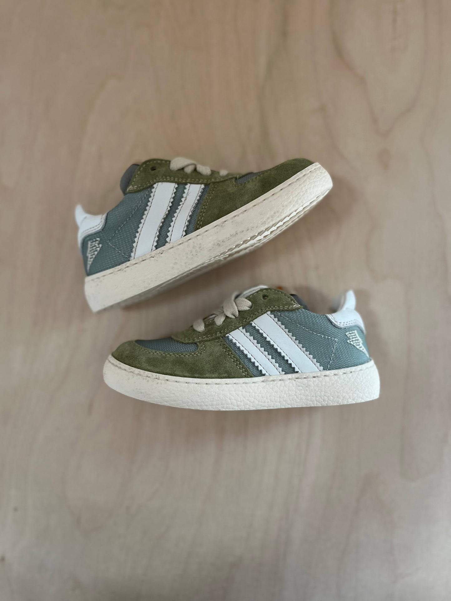 harry sneaker - mazaru groen, ecru strepen