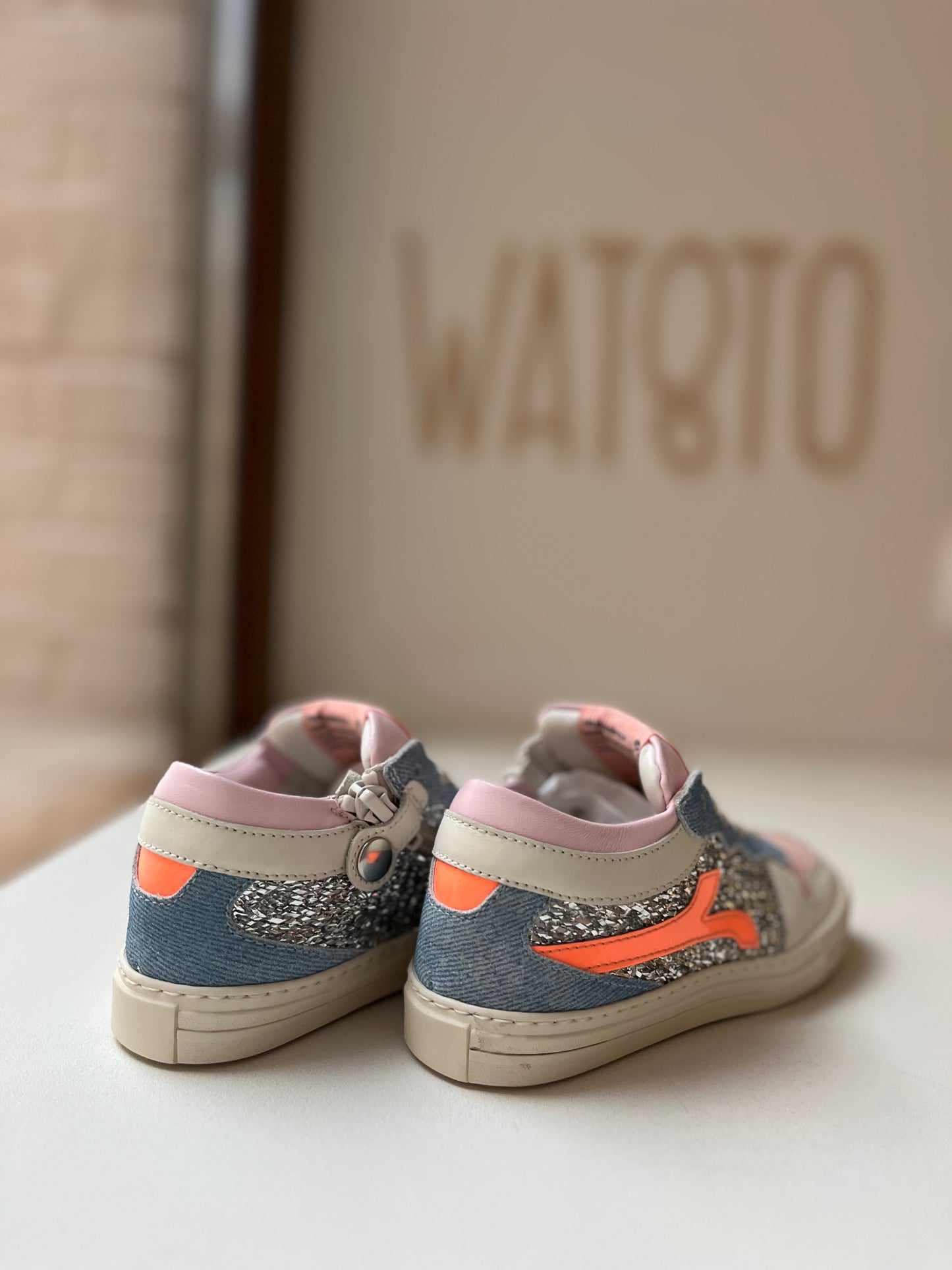 sneaker crème - glitter, oranje streep