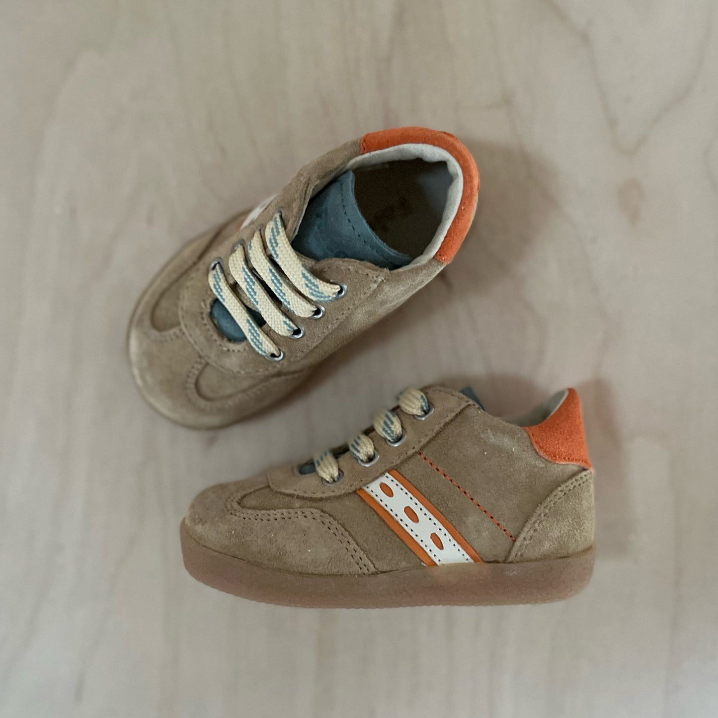 sneaker saleo - sand orange