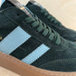 sneaker harry - groen suede, azuurblauwe strepen