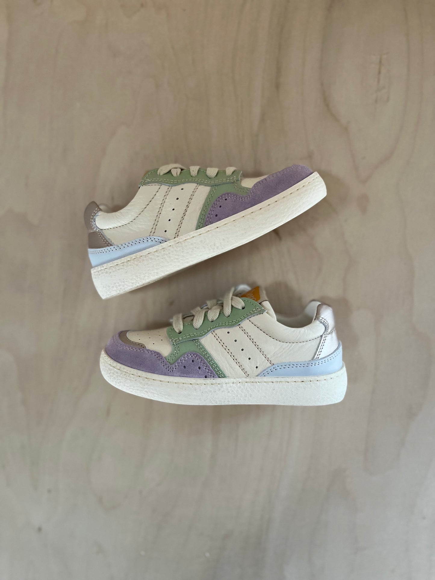 sneaker puck - milk green lila