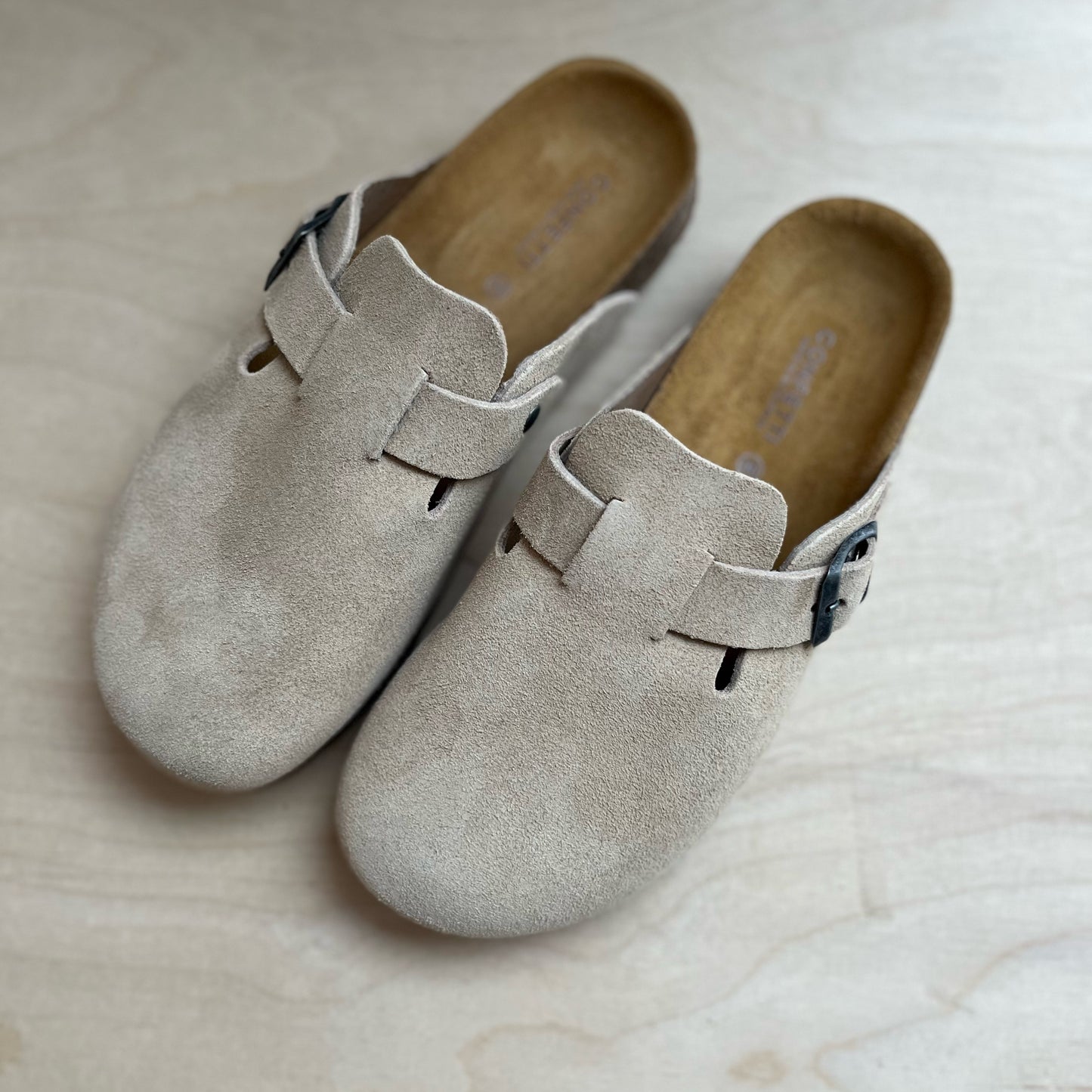 clogs - suede beige