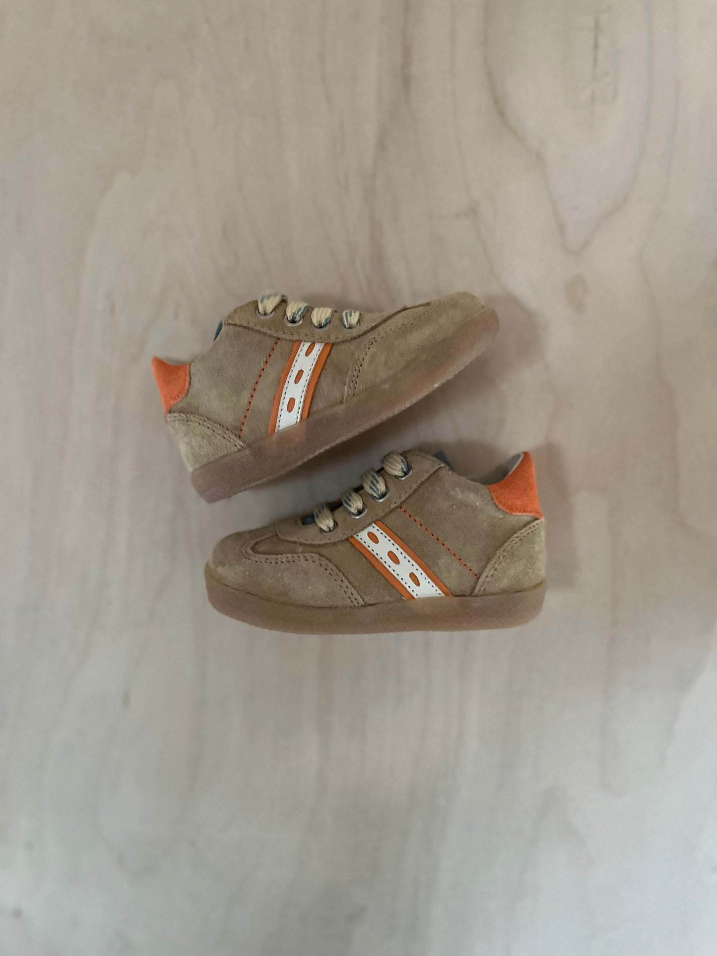 sneaker saleo - sand orange