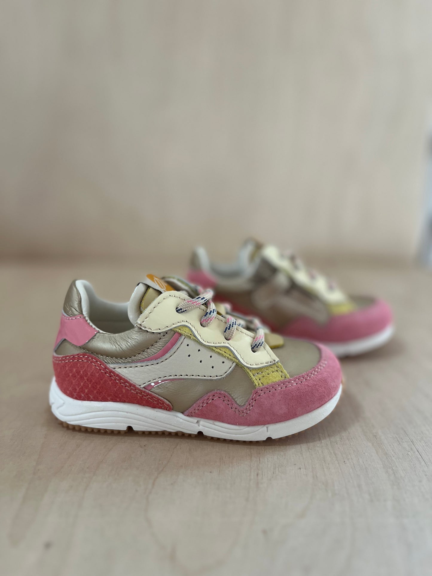 runner - gold pink