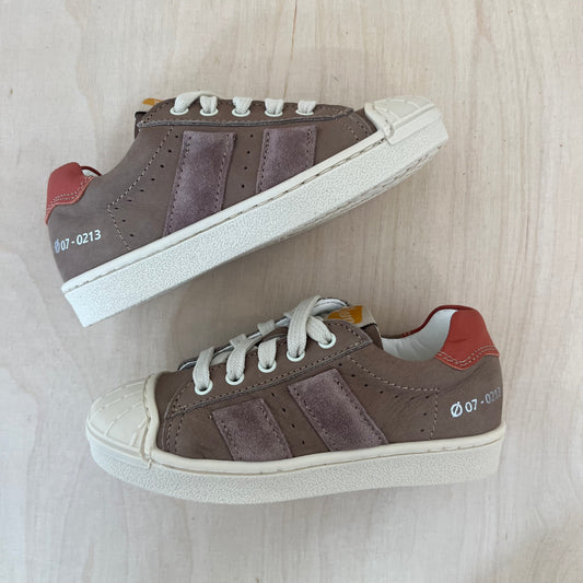 sneaker gus - taupe, rood detail